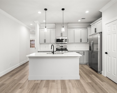 8056 Meadowbrook Drive - Photo Thumbnail 9