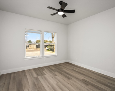 8056 Meadowbrook Drive - Photo Thumbnail 12