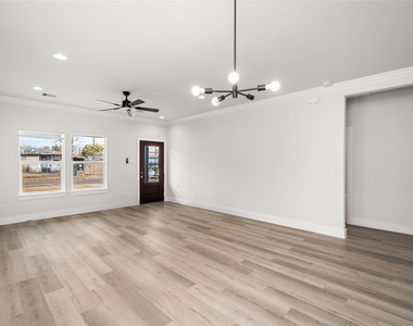 8056 Meadowbrook Drive - Photo Thumbnail 7