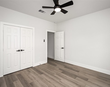 8056 Meadowbrook Drive - Photo Thumbnail 13