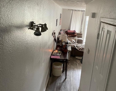 12500 Melville Dr - Photo Thumbnail 5