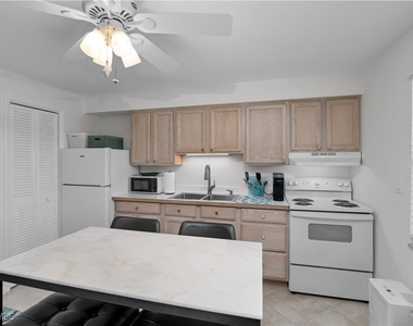 850 Palm Street - Photo Thumbnail 8