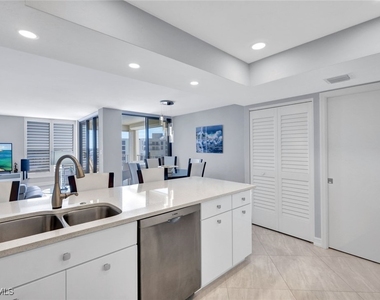 3215 Gulf Shore Boulevard N - Photo Thumbnail 7