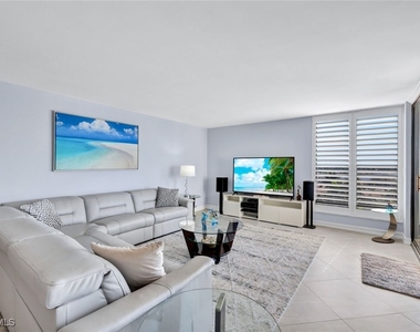 3215 Gulf Shore Boulevard N - Photo Thumbnail 5