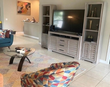 7310 Salerno Court - Photo Thumbnail 13