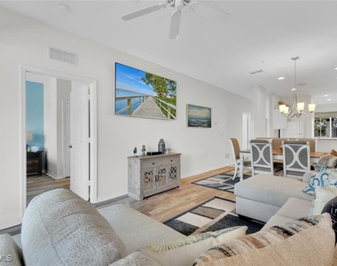 7930 Mahogany Run Lane - Photo Thumbnail 10