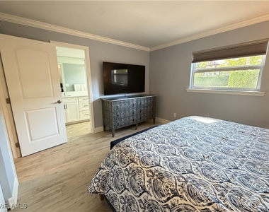 960 7th Street S - Photo Thumbnail 2