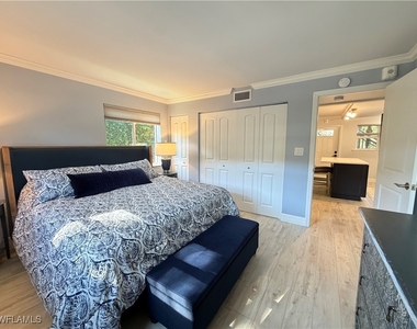 960 7th Street S - Photo Thumbnail 3