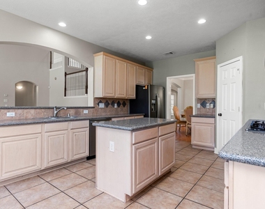 3531 Shoreview Lane - Photo Thumbnail 19