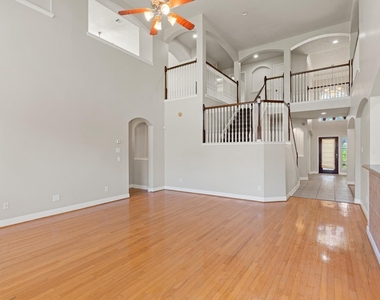 3531 Shoreview Lane - Photo Thumbnail 11