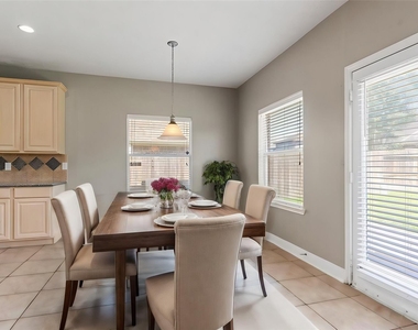 3531 Shoreview Lane - Photo Thumbnail 15