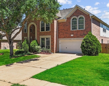 3531 Shoreview Lane - Photo Thumbnail 2