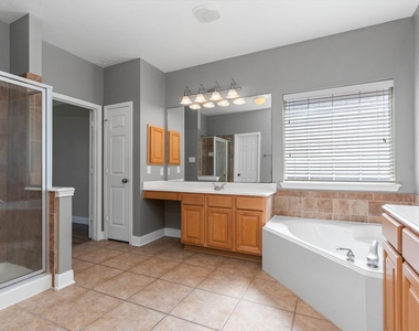 3531 Shoreview Lane - Photo Thumbnail 24