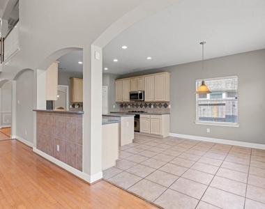 3531 Shoreview Lane - Photo Thumbnail 14