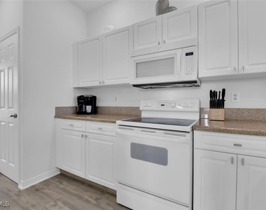 7895 Mahogany Run Lane - Photo Thumbnail 10