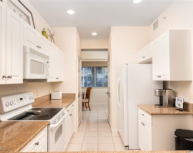 7955 Mahogany Run Lane - Photo Thumbnail 4