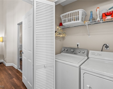541 Windsor Square - Photo Thumbnail 20