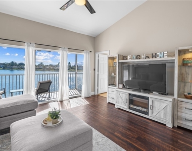 541 Windsor Square - Photo Thumbnail 12