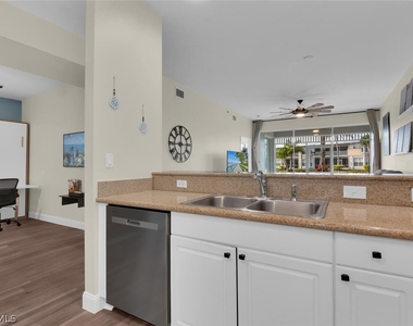 7880 Mahogany Run Lane - Photo Thumbnail 17