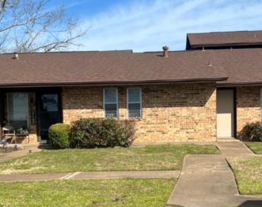1510 E Loop 304 - Photo Thumbnail 8