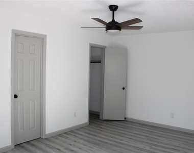 9211 Golden Meadow Drive - Photo Thumbnail 12