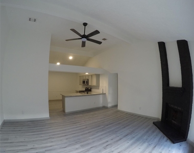 9211 Golden Meadow Drive - Photo Thumbnail 3