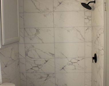 9211 Golden Meadow Drive - Photo Thumbnail 13