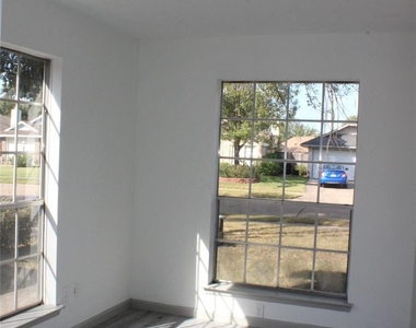 9211 Golden Meadow Drive - Photo Thumbnail 15