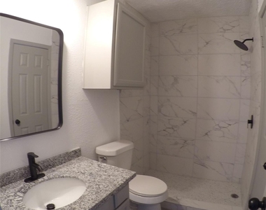 9211 Golden Meadow Drive - Photo Thumbnail 18