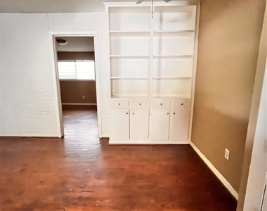 427 W 17th Street - Photo Thumbnail 4