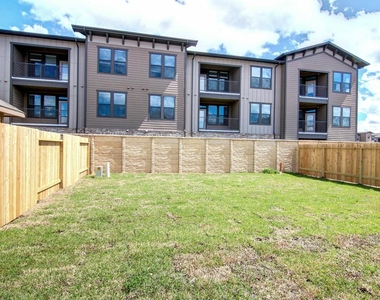 5578 Plantation Forest Drive - Photo Thumbnail 1