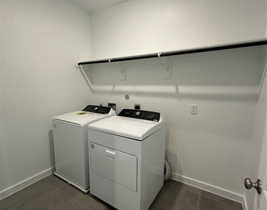 3113 Moontide Lane - Photo Thumbnail 35