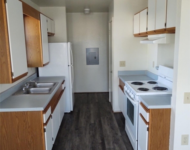 716 Gardner Dr - Photo Thumbnail 6