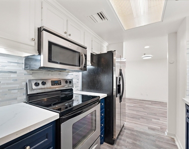 3525 Sage Road - Photo Thumbnail 7