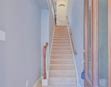 42 Versante Court - Photo Thumbnail 1