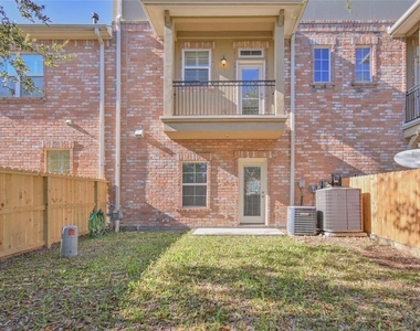 42 Versante Court - Photo Thumbnail 12