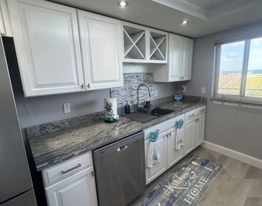 4850 Ocean Beach Boulevard - Photo Thumbnail 10