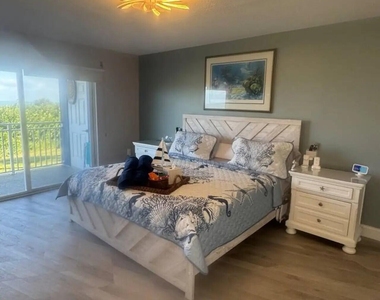 4850 Ocean Beach Boulevard - Photo Thumbnail 12
