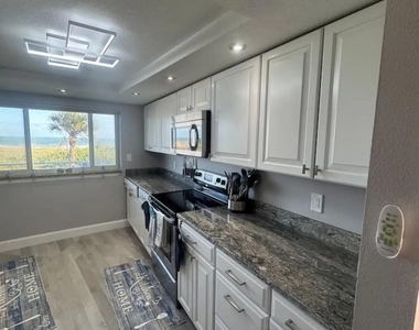4850 Ocean Beach Boulevard - Photo Thumbnail 7