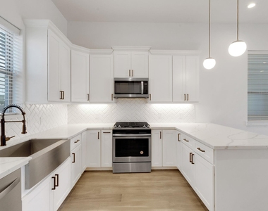 1526 Chestnut Street - Photo Thumbnail 16