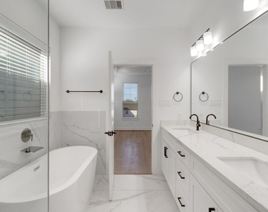 1526 Chestnut Street - Photo Thumbnail 36