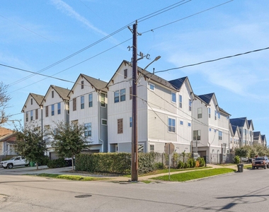 1526 Chestnut Street - Photo Thumbnail 44