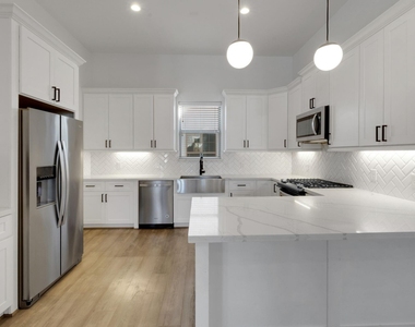 1526 Chestnut Street - Photo Thumbnail 1