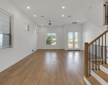 1526 Chestnut Street - Photo Thumbnail 24