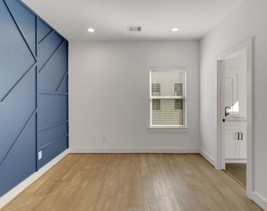 1526 Chestnut Street - Photo Thumbnail 39
