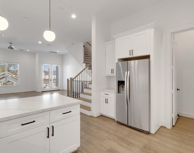 1526 Chestnut Street - Photo Thumbnail 19