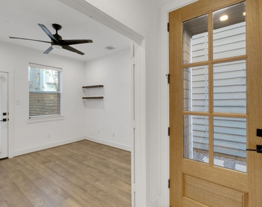 1526 Chestnut Street - Photo Thumbnail 6
