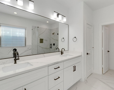 1526 Chestnut Street - Photo Thumbnail 34
