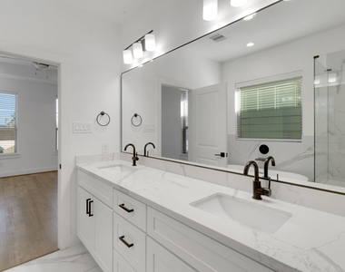 1526 Chestnut Street - Photo Thumbnail 37