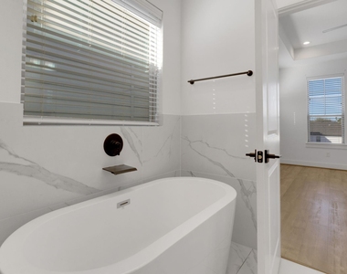 1526 Chestnut Street - Photo Thumbnail 38